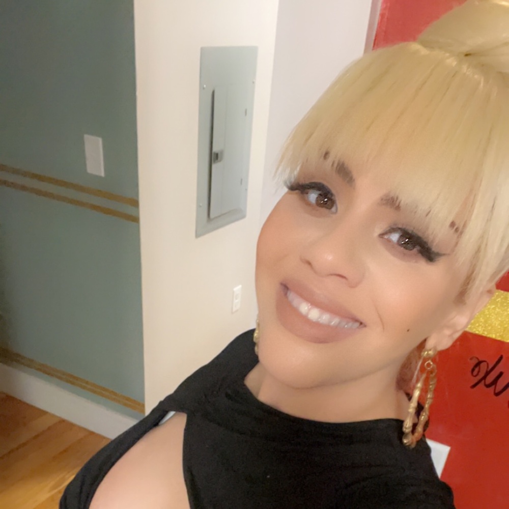 Meet your Posher, Vanessa